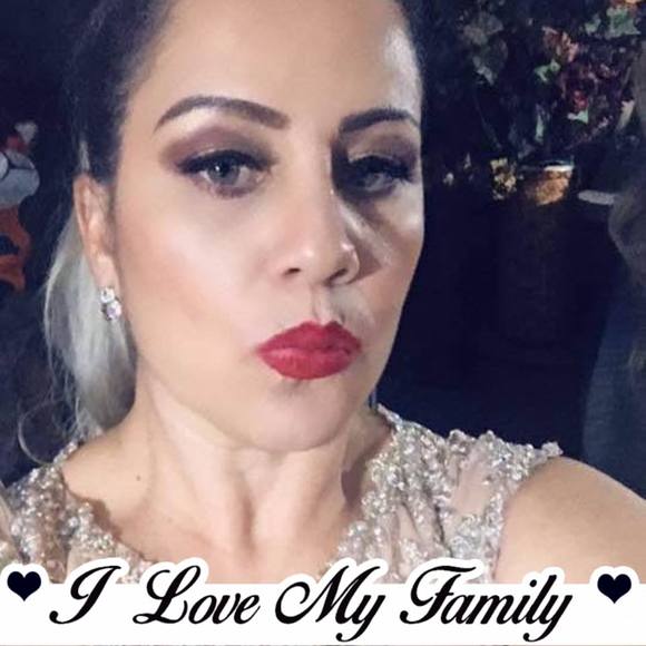 Meet your Posher, Ana - Picture 1 of 1